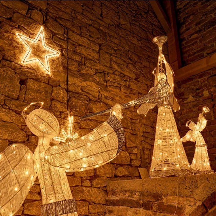LEd-svetelny-vanocni-andel-DECOLED-122-cm-teple-bila-2.jpg