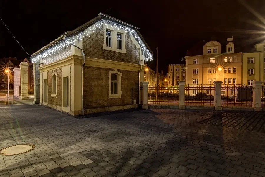 LED rampouchy světelné, 3× 0,5 m, ledově bílá, 114 diod, IP67, bílý kabel (kopie)