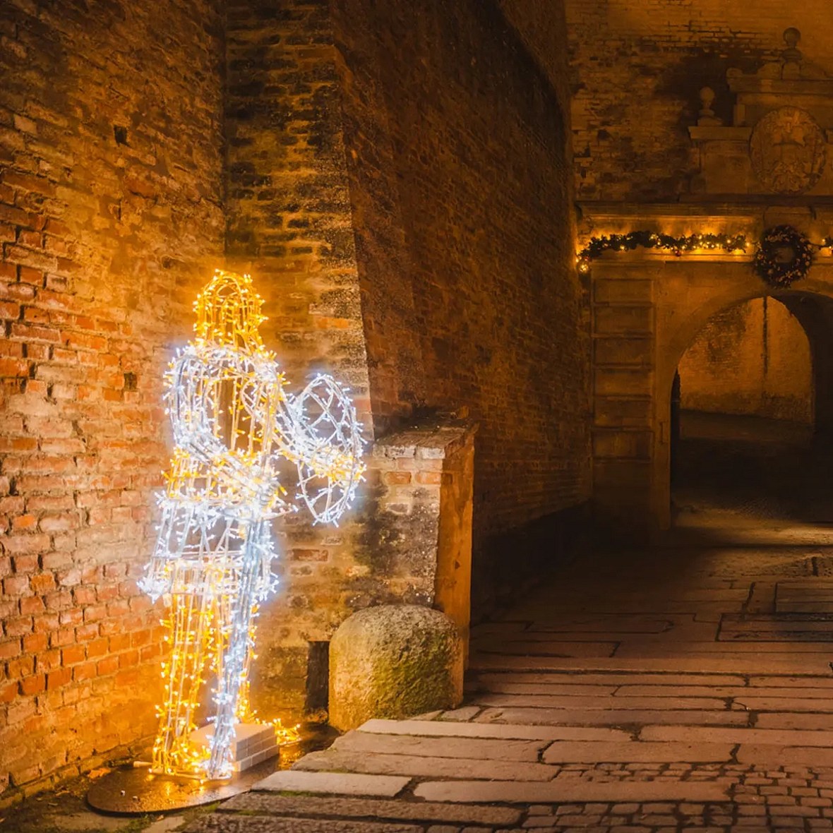 3D světelný rytíř I, 220 cm, teple a ledově bílá, 36 V, 5,7 W, A
