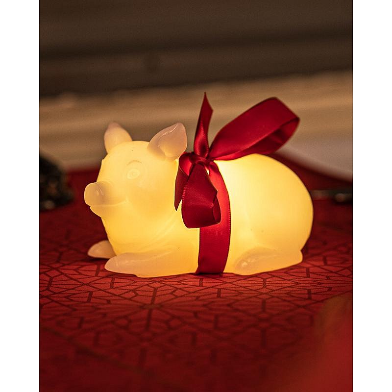 LED svíčka prasátko, bílé, 12 cm