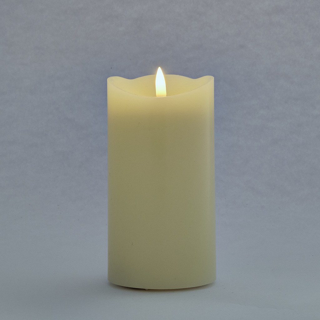 LED svíčka, vosková, 8 x 10 cm, mandlová