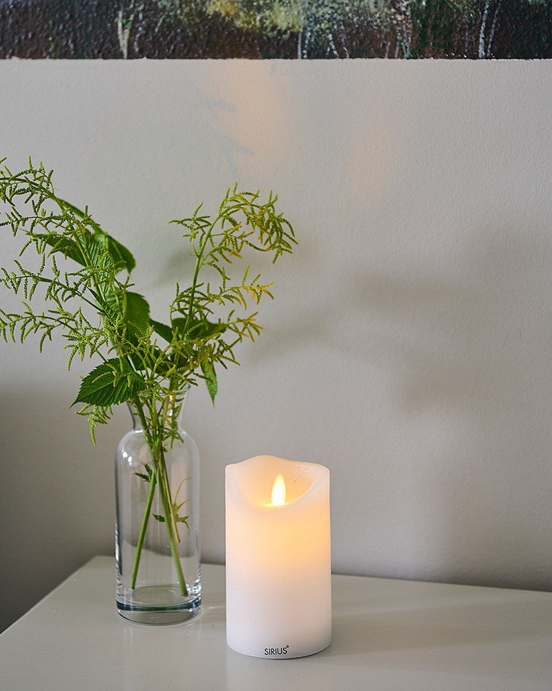 Dobíjecí voskové LED svíčka Sara, bílá, 7,5 x 12,5 cm