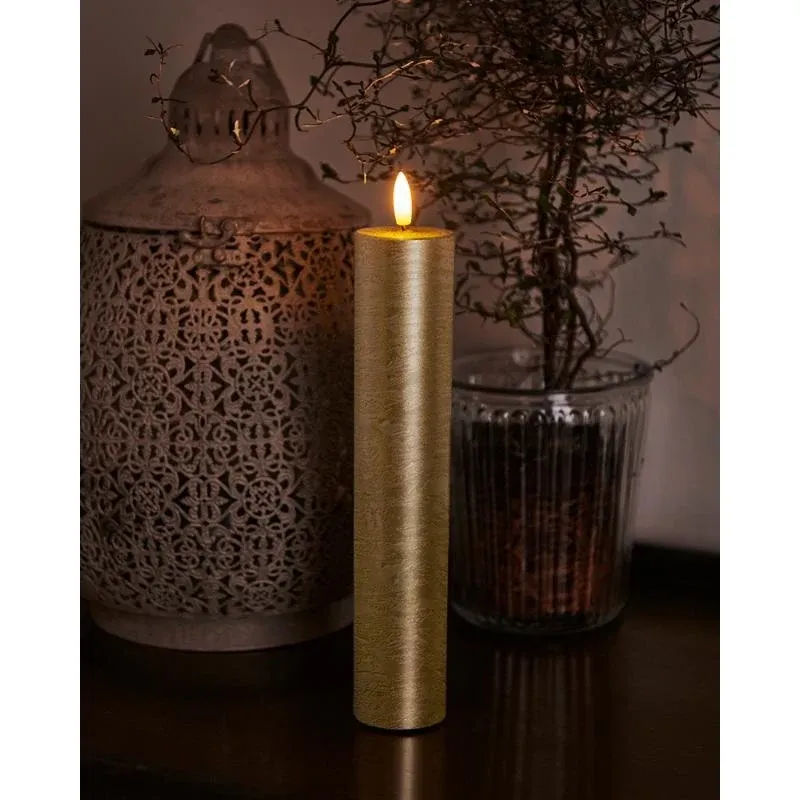 _Staženo Vosková LED svíčka Sille, 25cm, zlatá, prům. 5cm