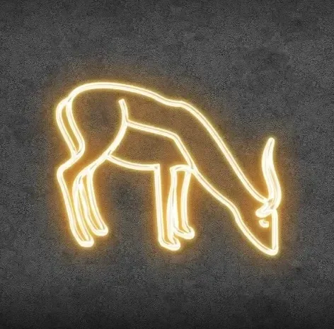 Eco Fix 2D LED světelná antilopa, 200 × 150 cm, teple bílá, stojící, 3D tisk, hliník