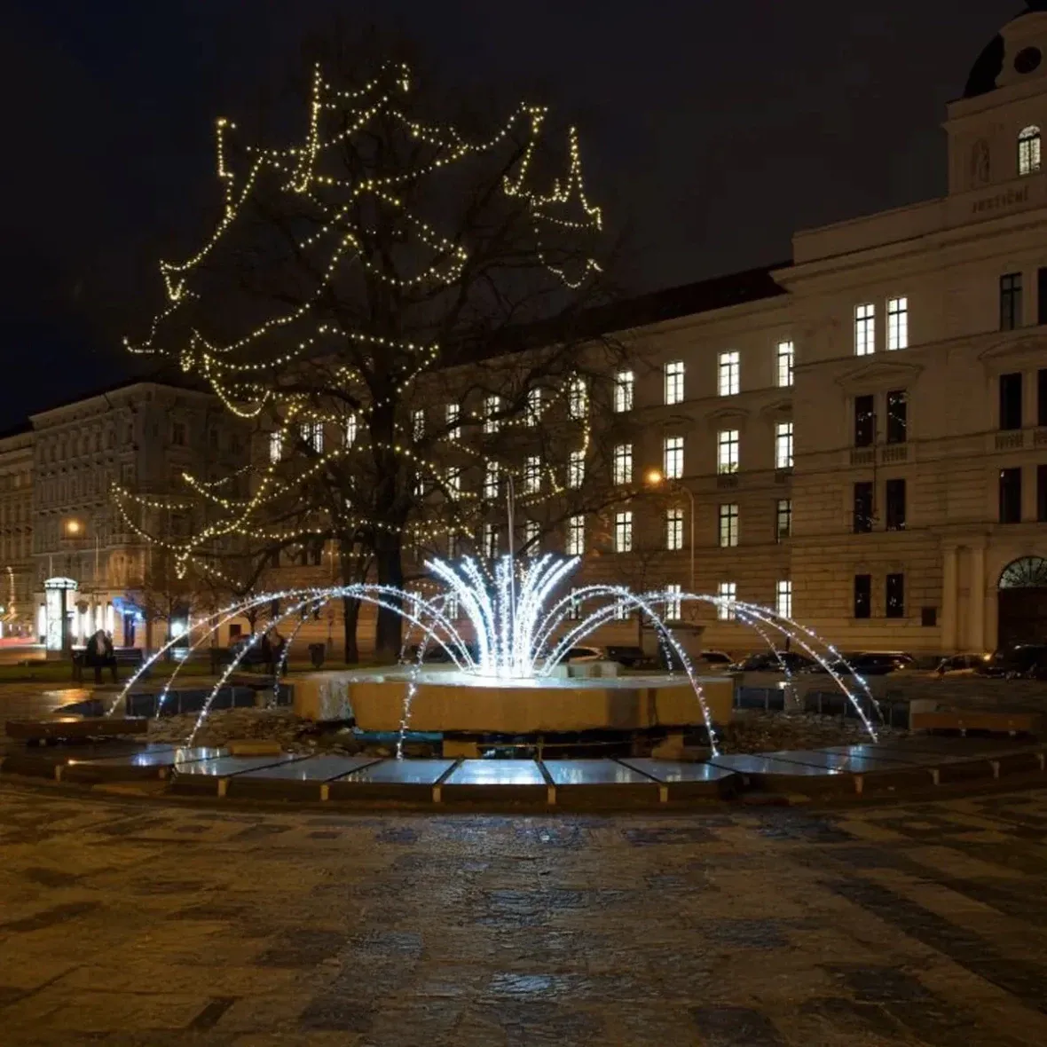 Easy Fix 3D LED světelná fontána Ø 500 cm, ledově bílá, stojící, hliník